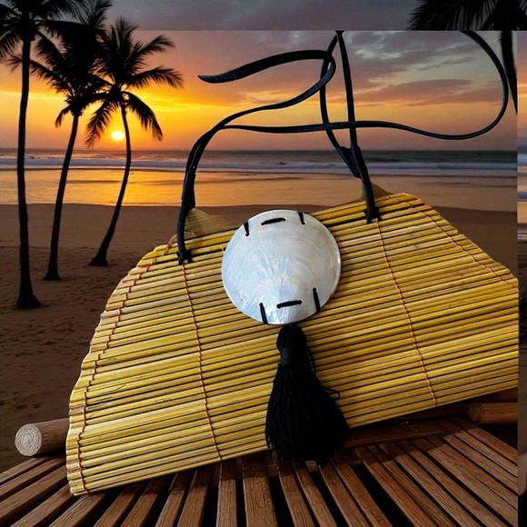 Mango Handbags - Mango beautiful purse and ⛳️excellent to wear on your vacation